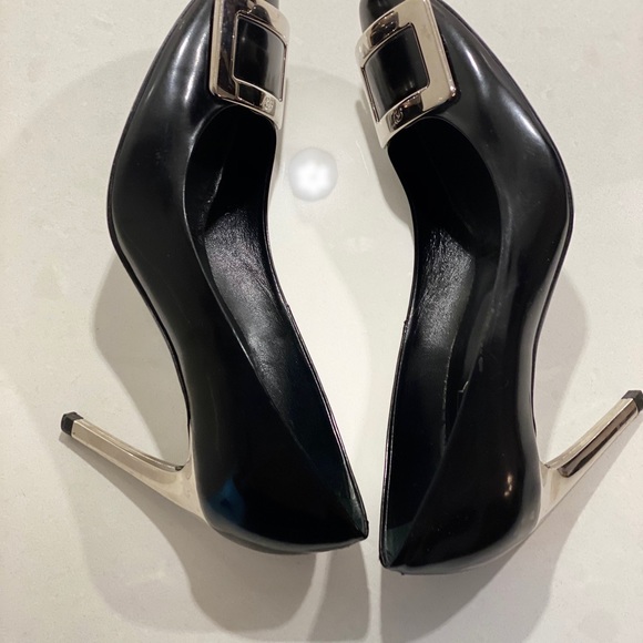 Like NEW Roger Vivier patent leather. Size 8.5/EU 38.5 - Picture 5 of 9